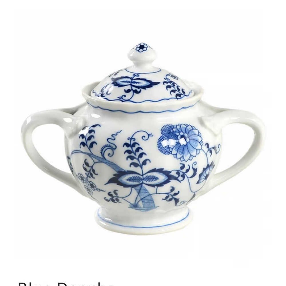Blue Danube Japan Sugar Bowl with lid, Discontinued Pattern. Rare